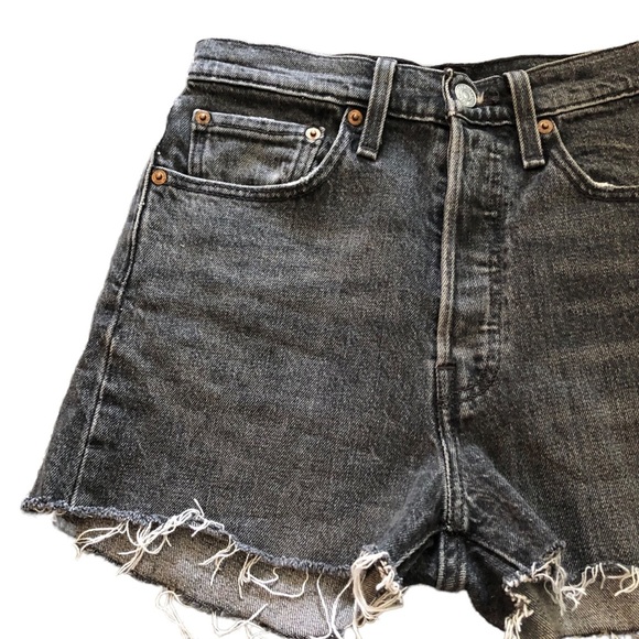 Levi 501 distress jeans shorts small - Picture 2 of 10